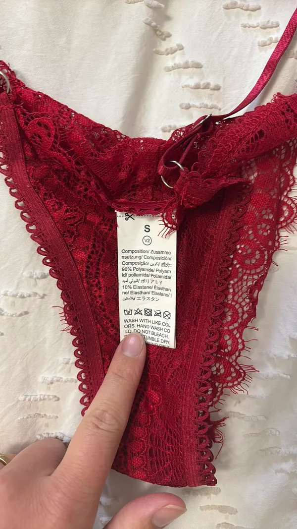 Red lingerie - Image 2