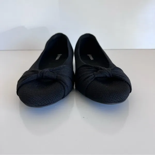 Vivaia Women's‎ Bibi Pointed-Toe Bow Flats (Azura) in Black - Image 4