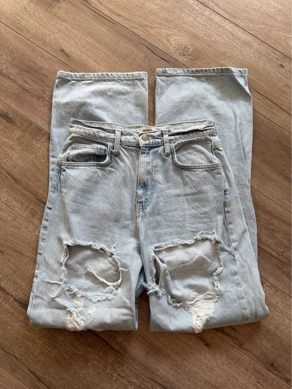 Forever 21 Light Blue High-Rise Straight Jeans - Image 3