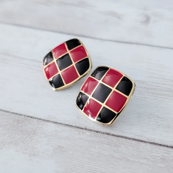 Vintage Clip On Earrings Black, Red, Gold Tone Checkered Pattern Red - Image 3