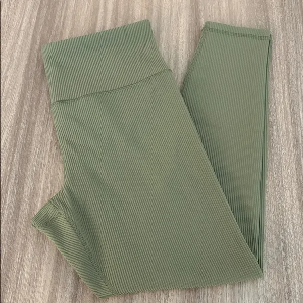 Athleta Elation Rib Tight 7/8 Leggings Ankle Size Large Women’s Sage Green - Image 3