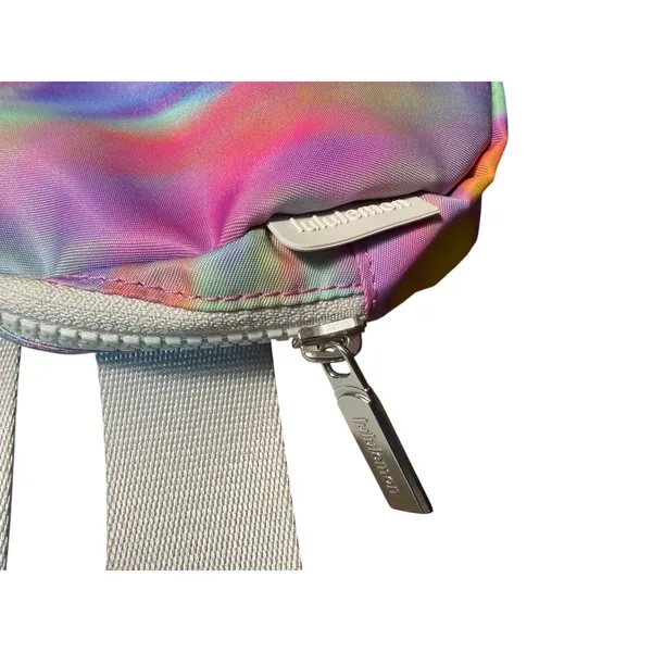 Lululemon Everywhere Belt Bag Prism Wash Print Multi / Vapor - Image 4