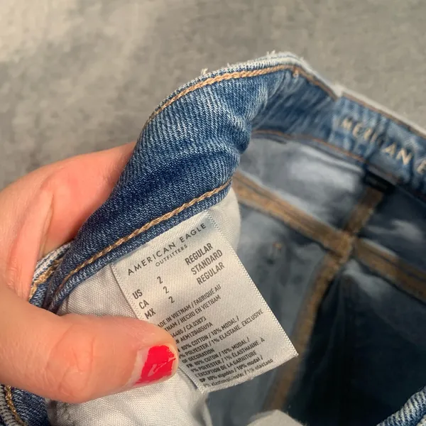 American Eagle Outfitters mom straight jeans - Image 5