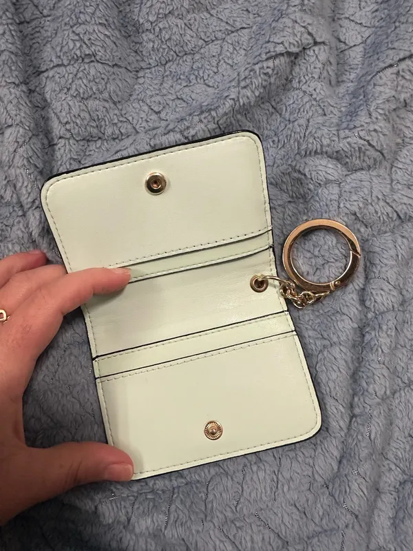 Victoria’s Secret Pink Croc-Embossed Card Holder Keyring. Bright croc-embossed card holder with attached gold keyring. - Image 3