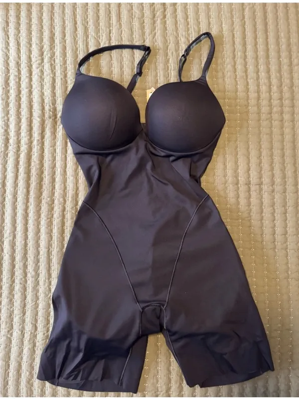 SKIMS Butt and Hip Enhancing (G16) Mid Thigh Bodysuit size S NWT - Image 2