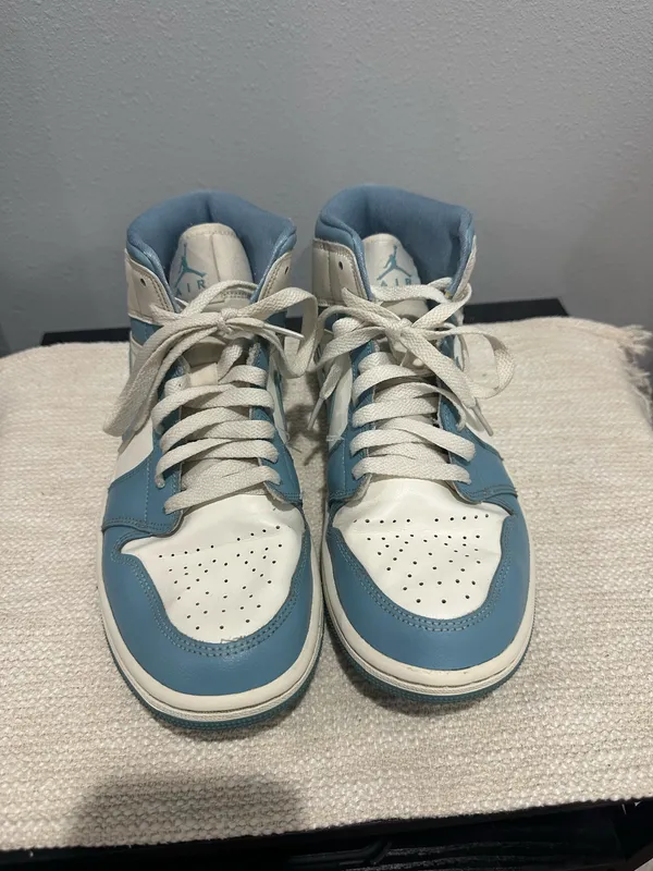 Nike Jordan 1 Mid Women’s Air UNC - Image 2