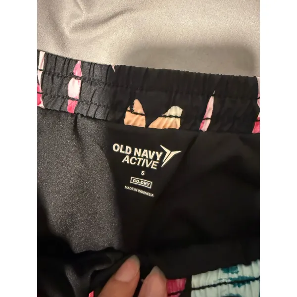2 old navy shorts-S - Image 7