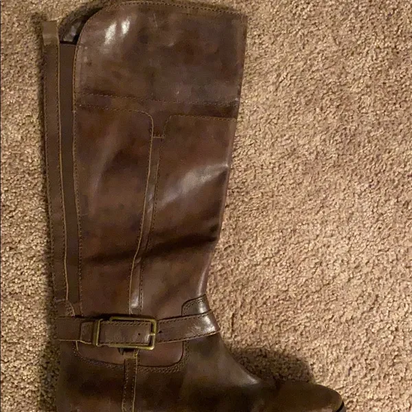 Marc fisher real leather brown boots lightly worn - Image 2