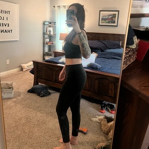 Lululemon LA Front Cutout Crop‎ Tank Size 4/6 - Image 5