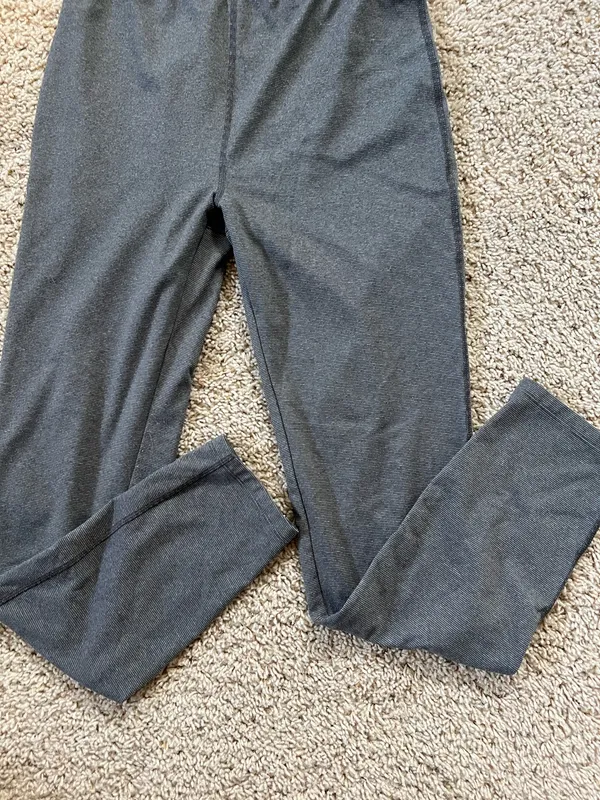 REI Co-op Thermal jogger pants for cold-weather layering. Soft stretch fabric for mobility. Elastic waistband for a secure fit. Low-profile design fits under outer layers. Ideal for hiking and outdoor activities. size large (14-16) - Image 3