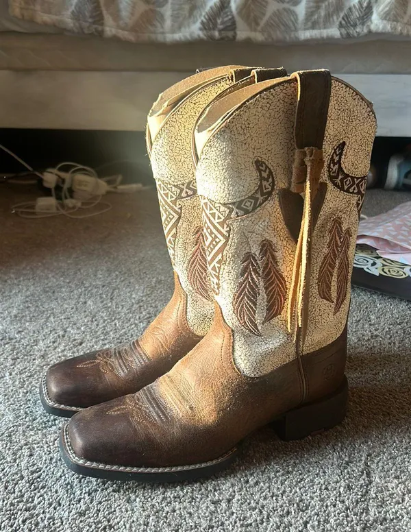 Ariat Cowboy Boots - Image 8