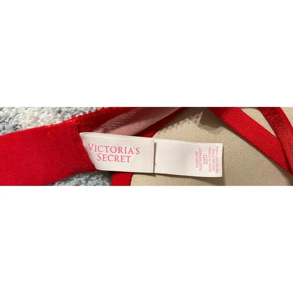 Victoria's Secret 32D Red Lace Push-Up Bra Rhinestone Detail‎ Padded Underwire - Image 4
