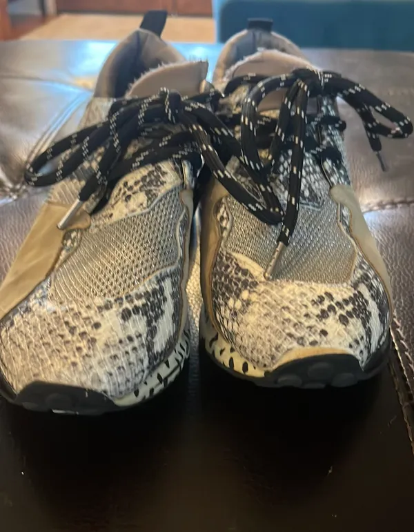 Sneaker - Image 3