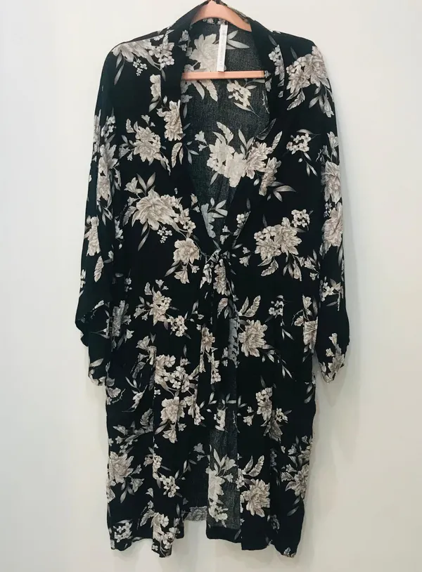 Spiritual Gangster Maya Kimono Floral FabFitFun One Size Black. - Image 2