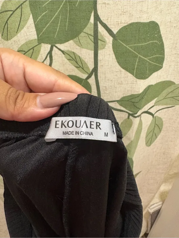 Ekouaer Women's Black Ribbed Athletic Shorts with Elastic Waistband - Image 3