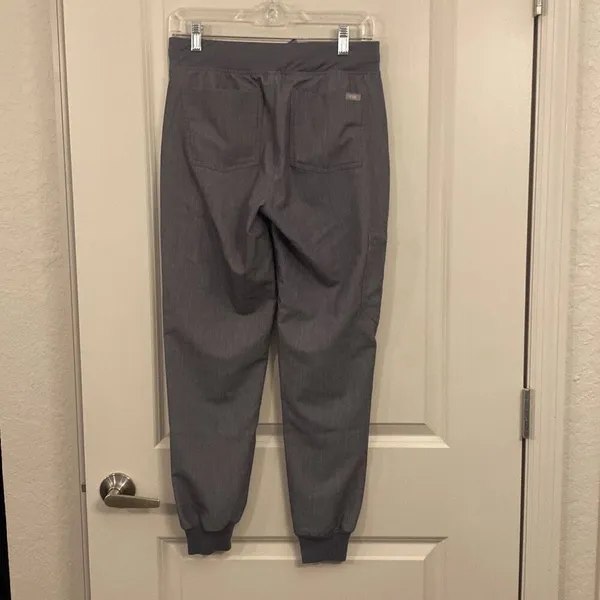 Figs scrubs, joggers, size XS￼ - Image 4