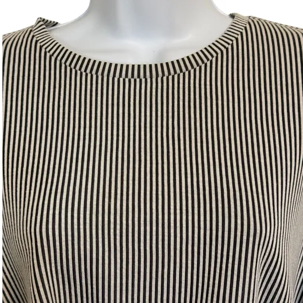 EXPRESS Black White‎ Striped Tie Waist Short Sleeve Knit Top EUC SizeSmall - Image 3
