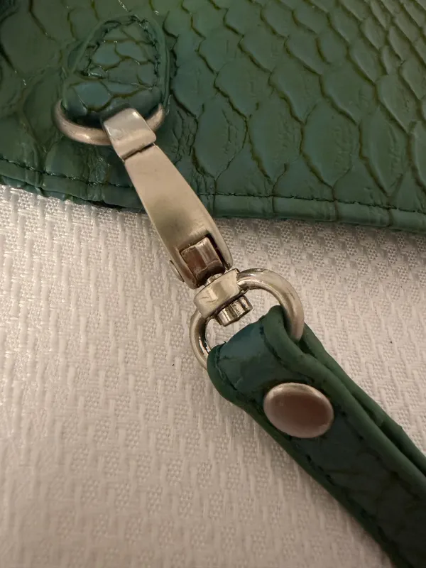 Urban Outfitters Deena & Ozzy Green Snake Embossed Wristlet Clutch - Image 3
