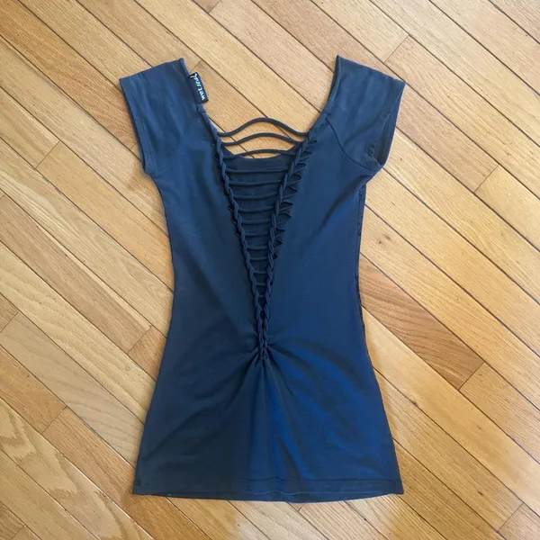 Vintage Y2K Wet Seal Black Graphic Top – XS/S - Image 2
