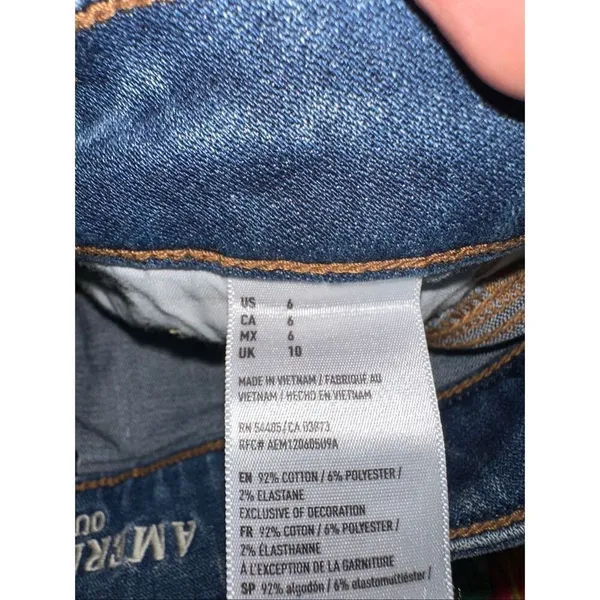 American Eagle 6 distressed raw hem denim skirt - Image 3