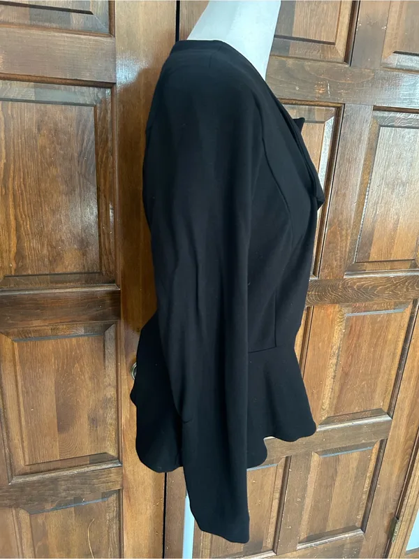 Cabi Agency Peplum Blazer Jacket Size 8 Black 3549 Ponte Knit Wrap Work Wear - Image 3