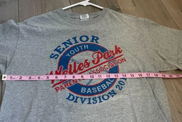 Welles Park baseball graphic tshirt size medium - Image 5