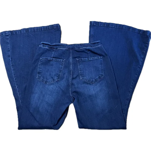 KanCan Wide Flare Leg Dark Wash Jeans Fit Size 13/30 - Image 2