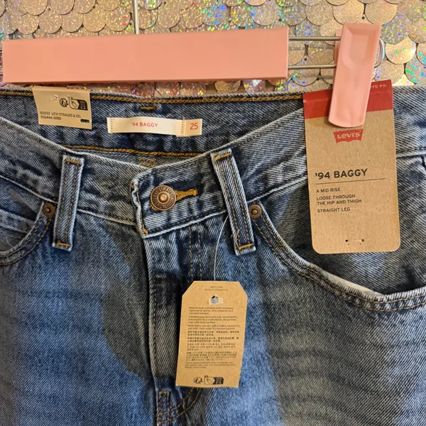 NWT Levi's Women's‎ '94 Baggy Jeans Worn Memory Mid Rise Straight Leg 25x31 - Image 7