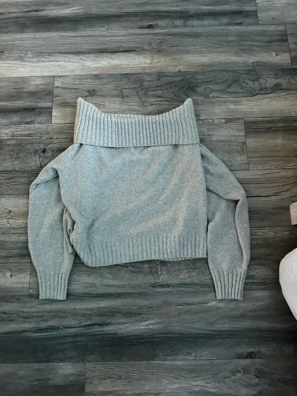 Hollister Sweater - Image 2