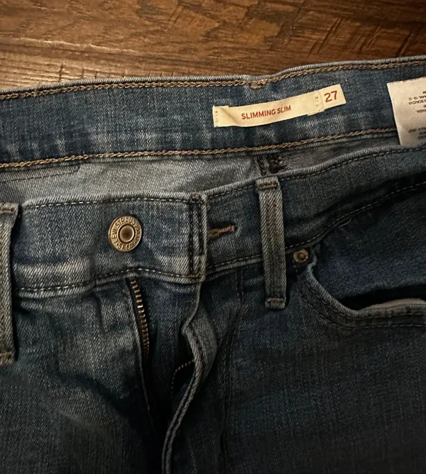 levi’s slimming jeans - Image 3