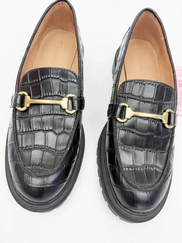 Madewell The Bradley Hardware Lugsole Loafer in Croc Embossed Leather True Black - Image 6