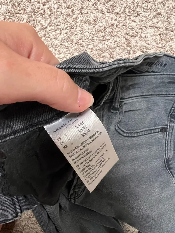 American Eagle Mom Jeans - Image 2
