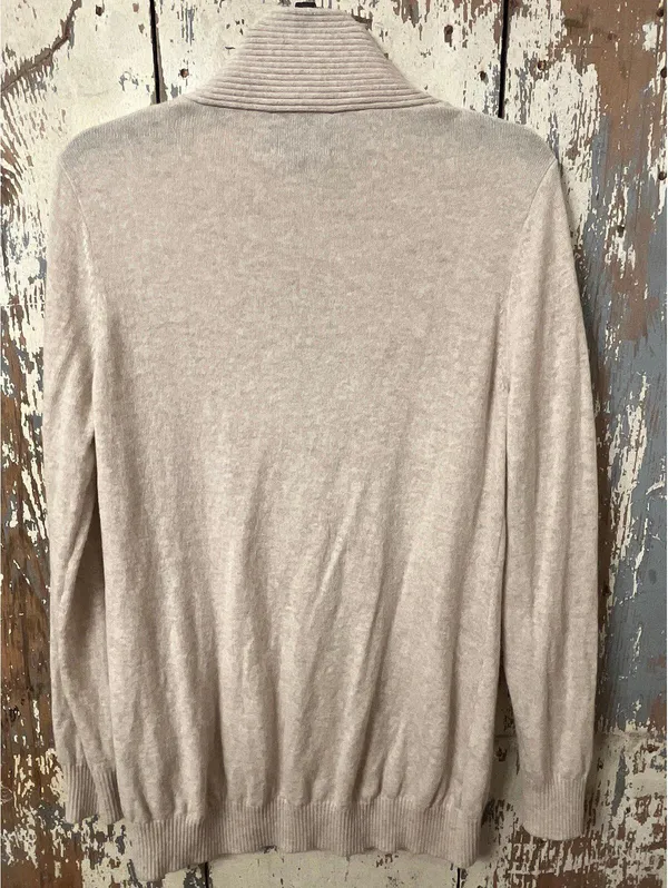 Intermix Women's minimalist preppy sweater, size medium, Cozy Cashmere Wool - Image 6