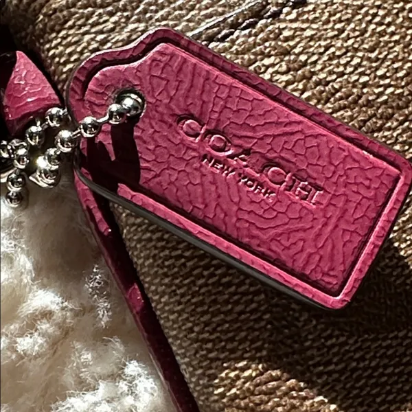 Coach Payton Signature C Go-Go Wristlet. Strap has some cracking. Original Tag - Image 3