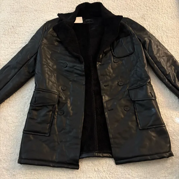 NWT Revolve Antioch Faux Leather Winter Coat in Black. Size Medium. - Image 2