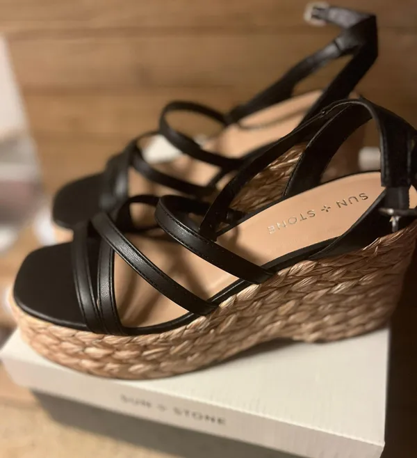 Sun + Stone New with Box Finnickk Strappy Espadrille Wedge Sandals. Size 7.5 - Image 7