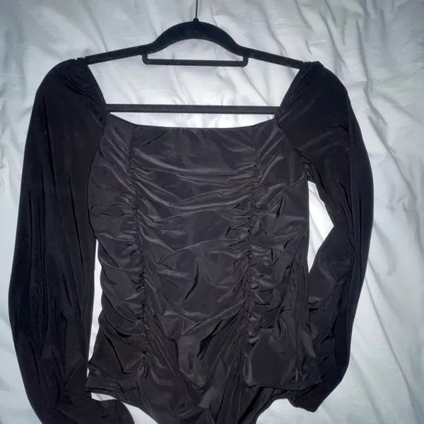 Black Long Sleeve Ruched Women's Bodysuit Size M - Image 3