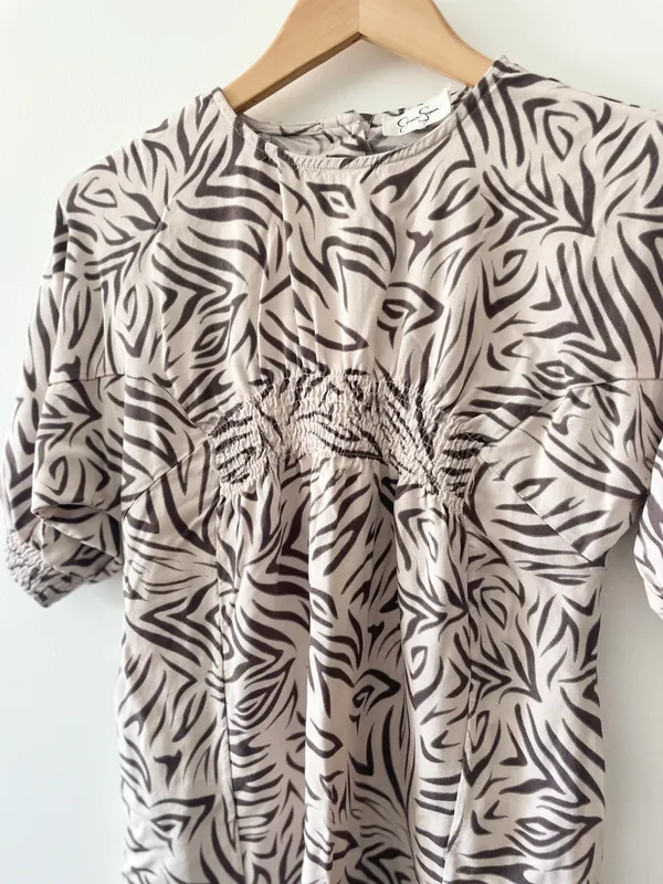 Jessica Simpson Women Short Sleeve Animal Print Blouse (Med) O216 - Image 9