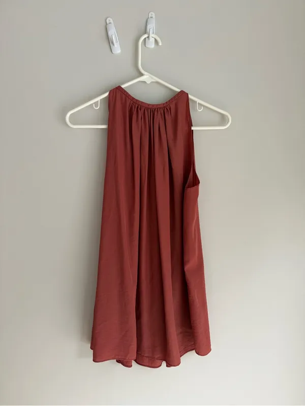 Catherine Malandrino Sleeveless Keyhole Cami in Rust Red - Image 3