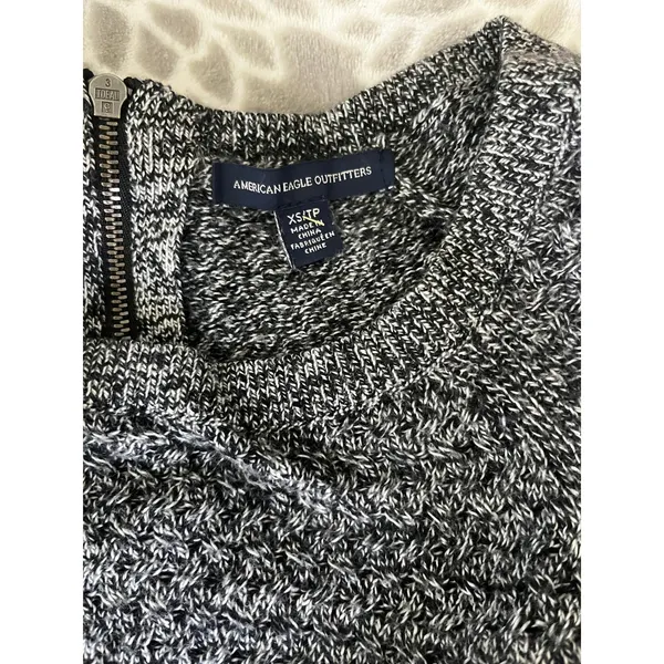 AEO Knit Crew Neck Sweater sz XS Cotton Y2K Grey Gorpcore Preppy Minimalist Fall - Image 2