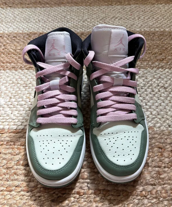 Nike Jordan 1 Mid - Image 2