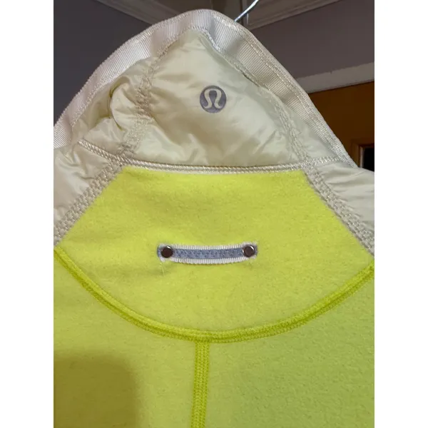 Lululemon Run Bundle Up Jacket In Clarity Yellow‎ Sz 6 - Image 9