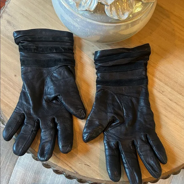 Giada Paris Black Leather/Cashmere Interior Hand Gloves - Image 7