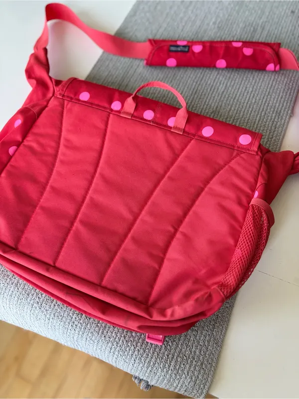 Jansport Red Oversized Messenger Bag with Pink Polka Dots - Image 4