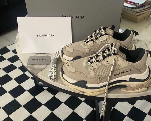 Balenciaga 100% Authentic  Triple S Sneakers - Image 7