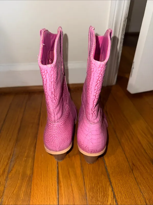 Pink Croc - Image 3