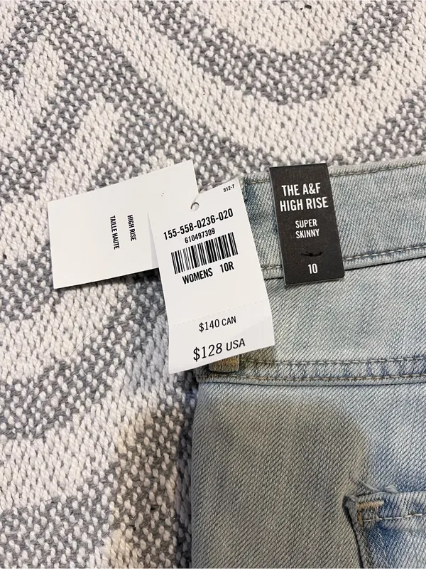 ABERCROMBIE & FITCH High Rise Super Skinny Beaded Light Wash Jeans 10 NWT - Image 9