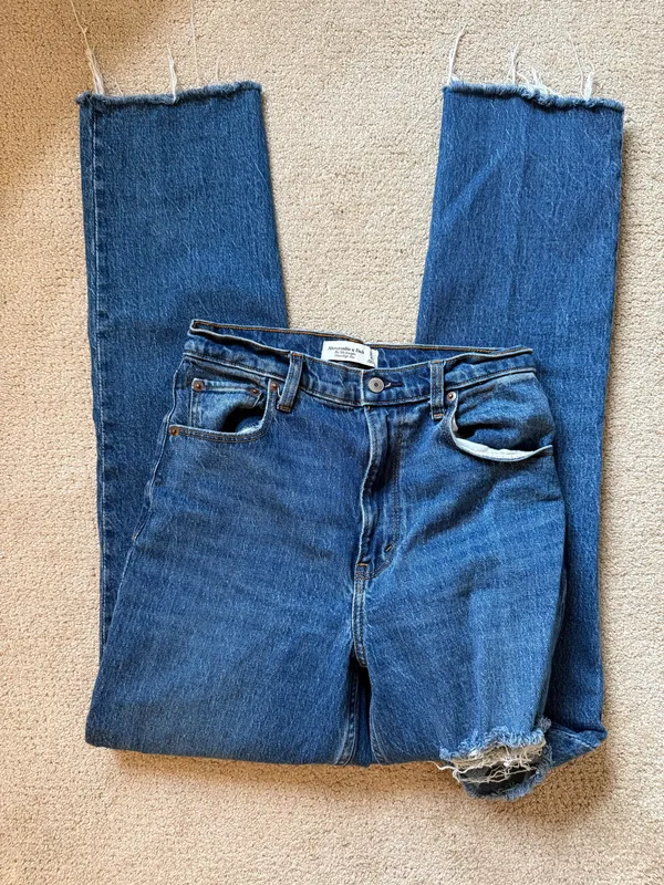Abercrombie High-Rise Jeans - Image 3
