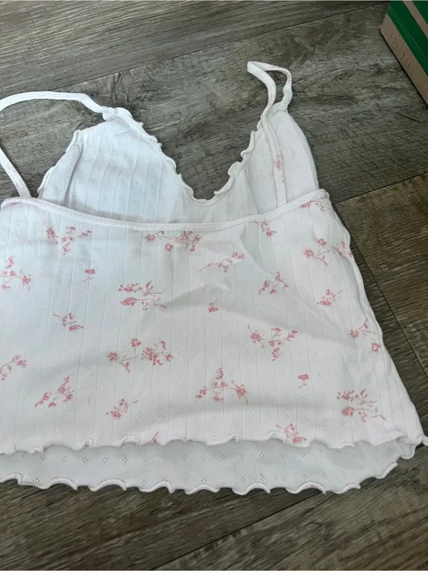 Brandy melville White Floral Ribbed Cami Tank Top - Lightweight Spaghetti Strap - Image 4