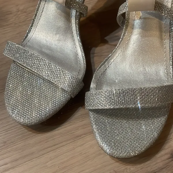 Dream Paris New sparkle silver heels size 9 - Image 6